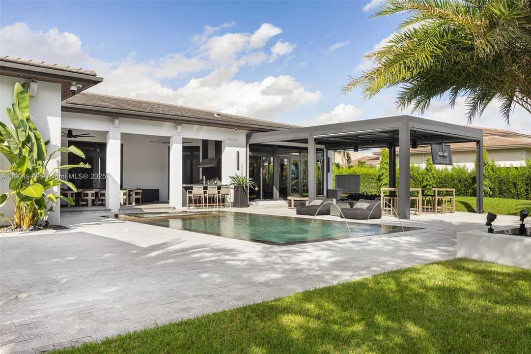 En Venta: $3,600,000 (5 camas, 5 baños, 3781 Pies cuadrados)