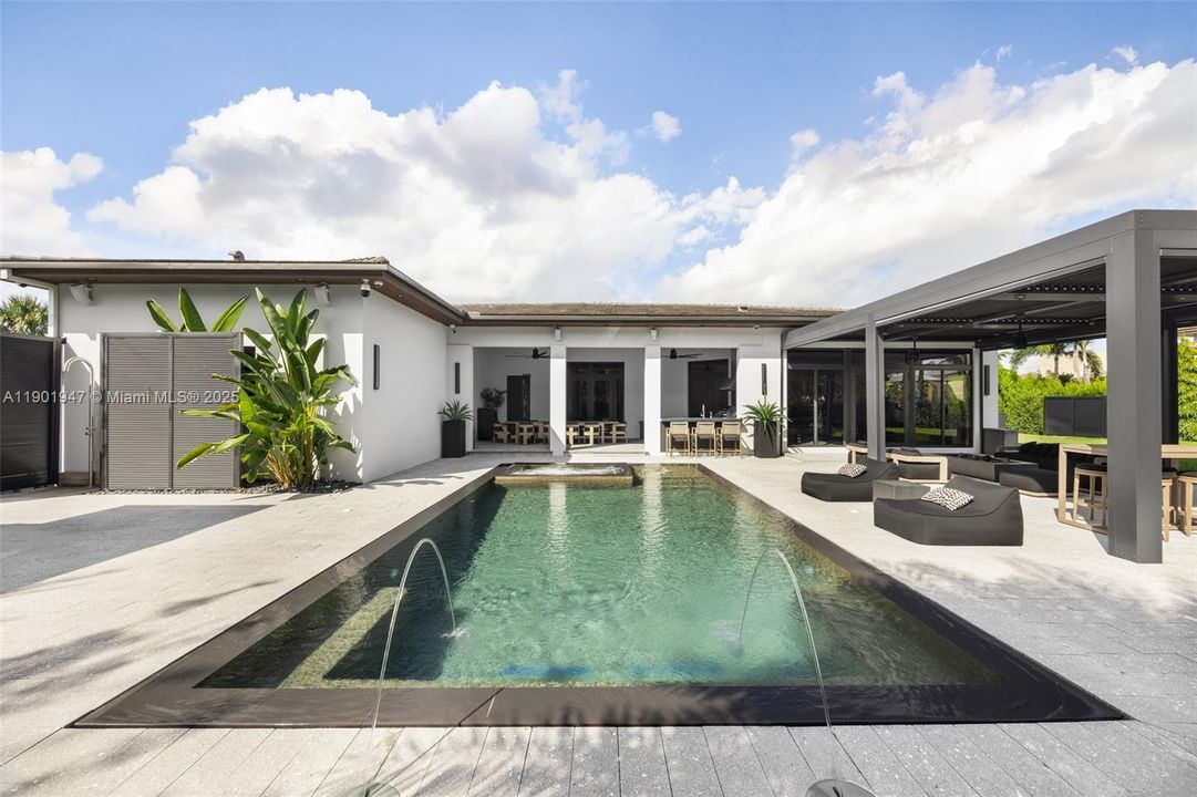 En Venta: $3,600,000 (5 camas, 5 baños, 3781 Pies cuadrados)