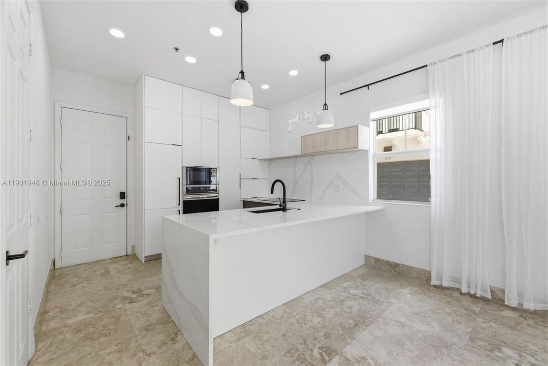 For Sale: $919,000 (3 beds, 3 baths, 2063 Square Feet)