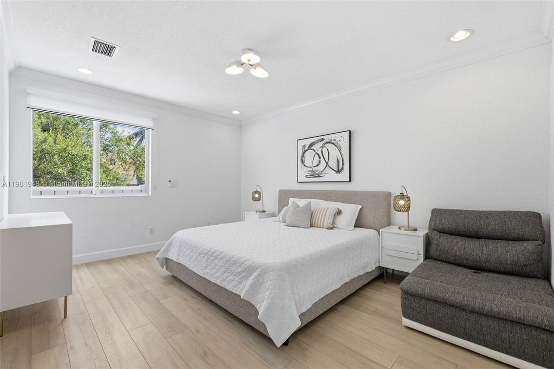 For Sale: $919,000 (3 beds, 3 baths, 2063 Square Feet)