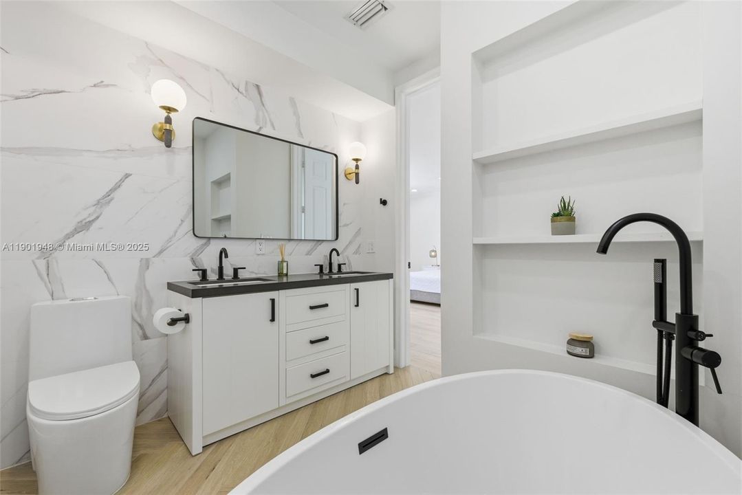 For Sale: $919,000 (3 beds, 3 baths, 2063 Square Feet)