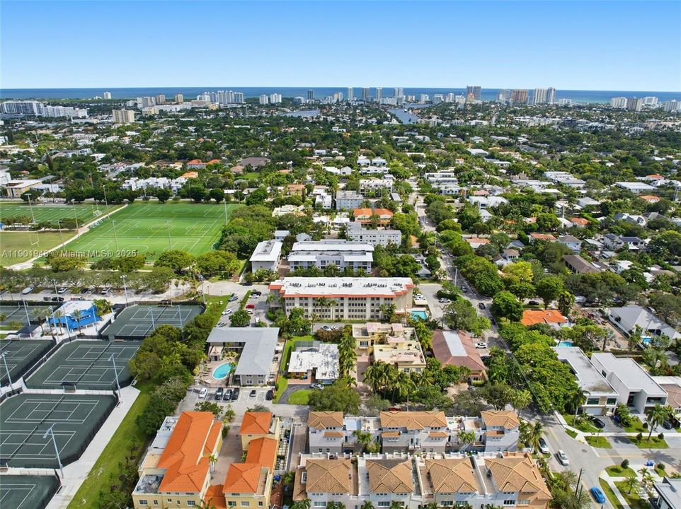 For Sale: $919,000 (3 beds, 3 baths, 2063 Square Feet)