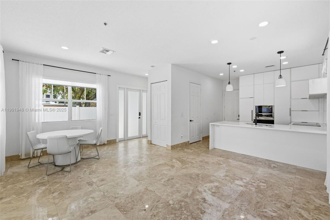 For Sale: $919,000 (3 beds, 3 baths, 2063 Square Feet)