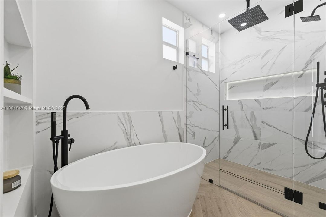 For Sale: $919,000 (3 beds, 3 baths, 2063 Square Feet)