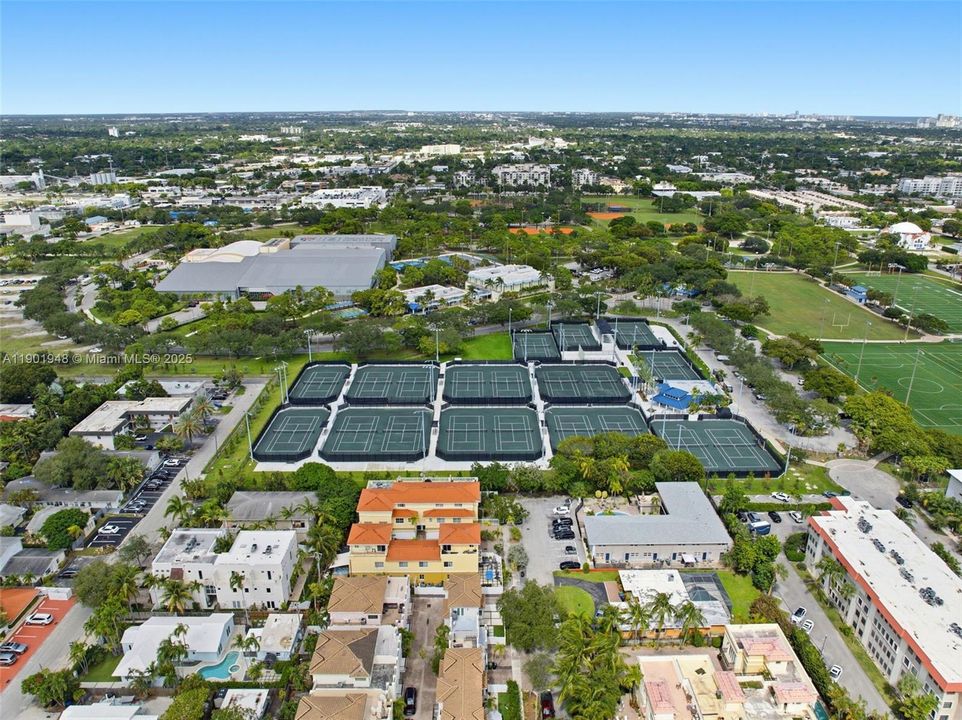 For Sale: $919,000 (3 beds, 3 baths, 2063 Square Feet)