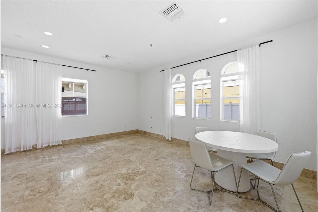 For Sale: $919,000 (3 beds, 3 baths, 2063 Square Feet)