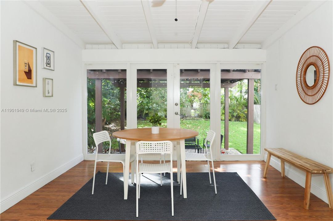 For Rent: $4,500 (3 beds, 2 baths, 1280 Square Feet)