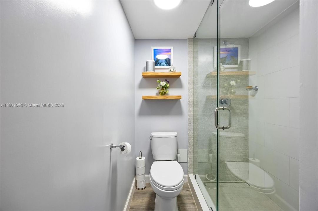 En suite bathroom for bedroom 1