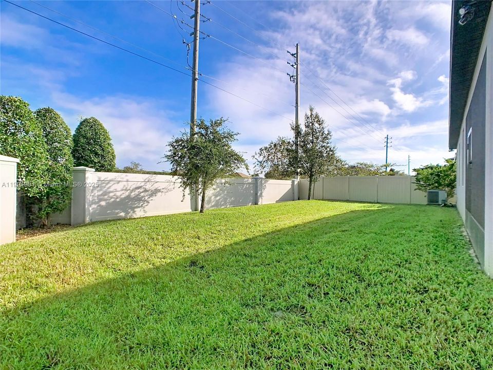 7,851 Sq Ft Lot (Fenced)