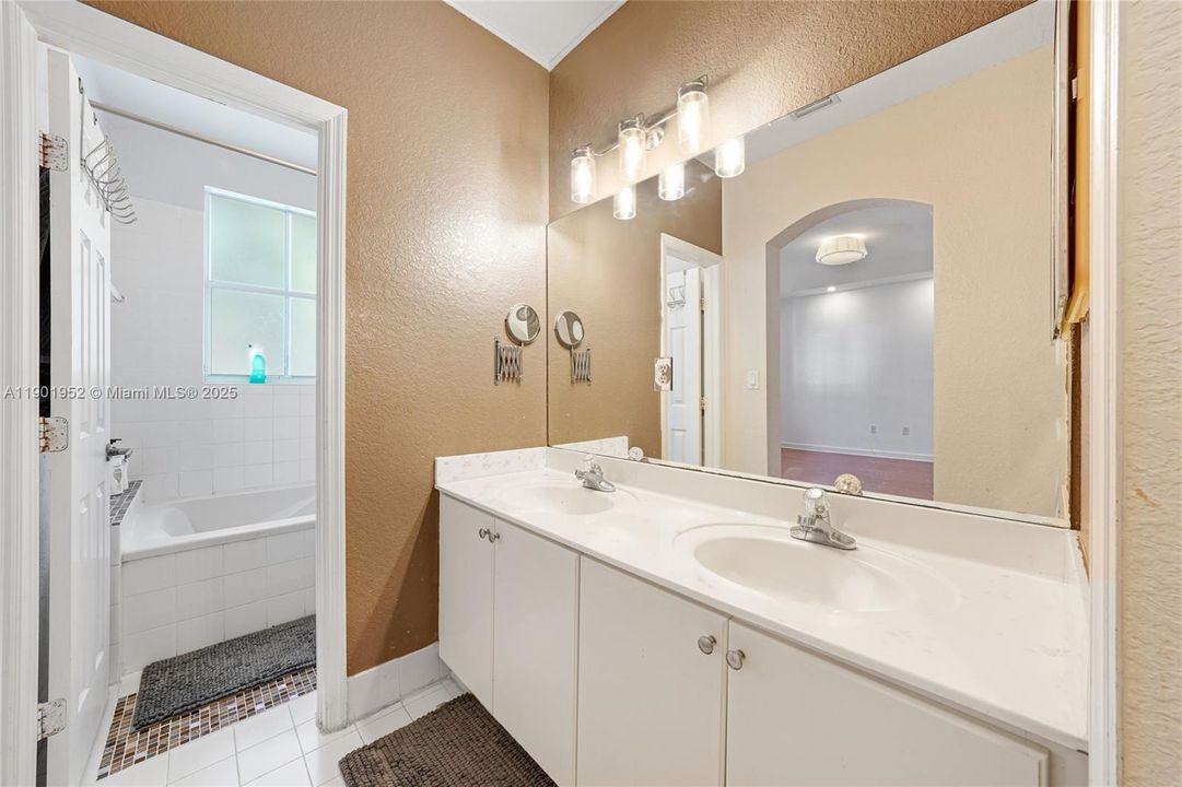 待售: $590,000 (3 贝兹, 2 浴室, 1690 平方英尺)