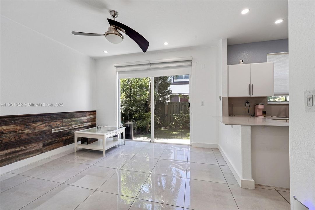 待售: $590,000 (3 贝兹, 2 浴室, 1690 平方英尺)