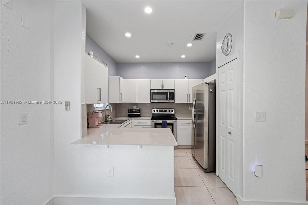 待售: $590,000 (3 贝兹, 2 浴室, 1690 平方英尺)