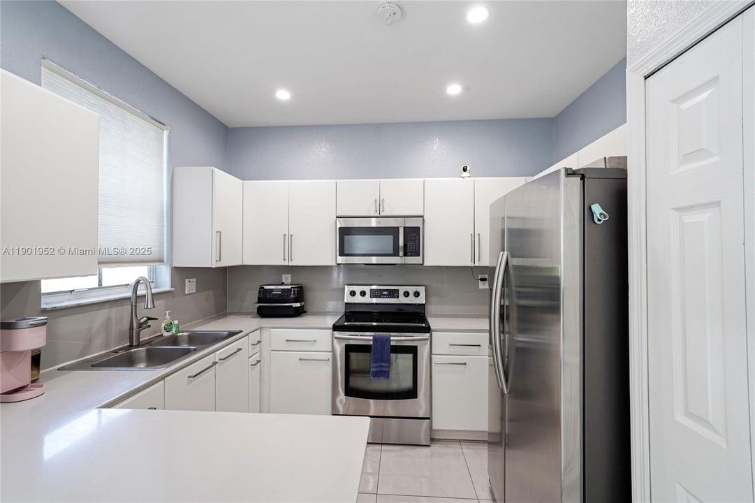 待售: $590,000 (3 贝兹, 2 浴室, 1690 平方英尺)