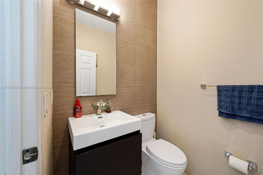 待售: $590,000 (3 贝兹, 2 浴室, 1690 平方英尺)