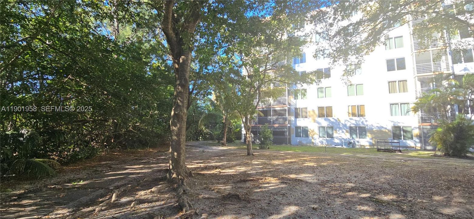 На продажу: $239,100 (2 спален, 2 ванн, 1213 Квадратных фут)