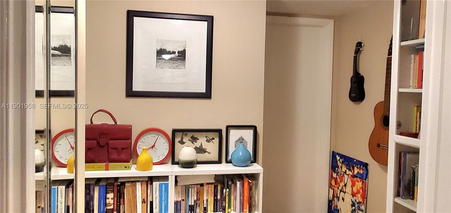 На продажу: $239,100 (2 спален, 2 ванн, 1213 Квадратных фут)