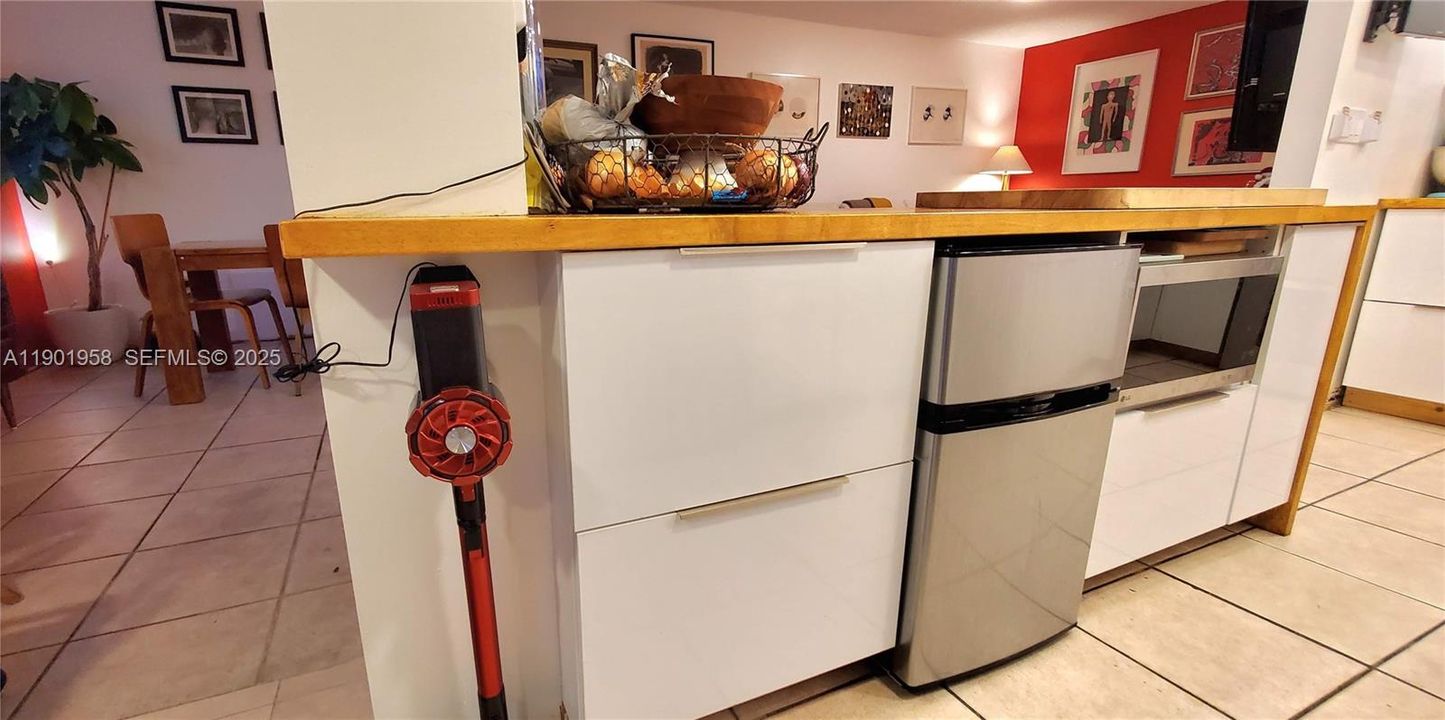 На продажу: $239,100 (2 спален, 2 ванн, 1213 Квадратных фут)