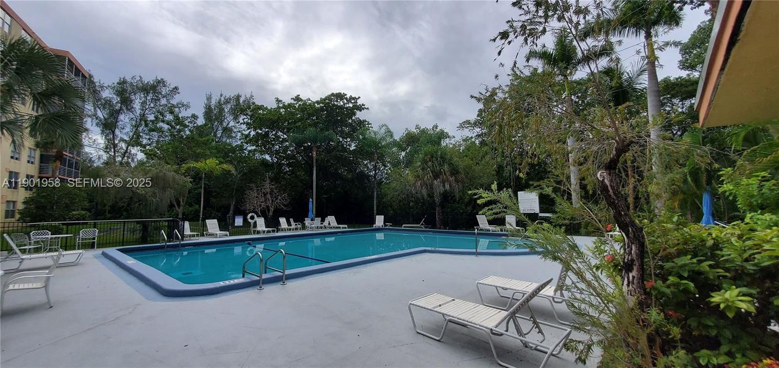 На продажу: $239,100 (2 спален, 2 ванн, 1213 Квадратных фут)