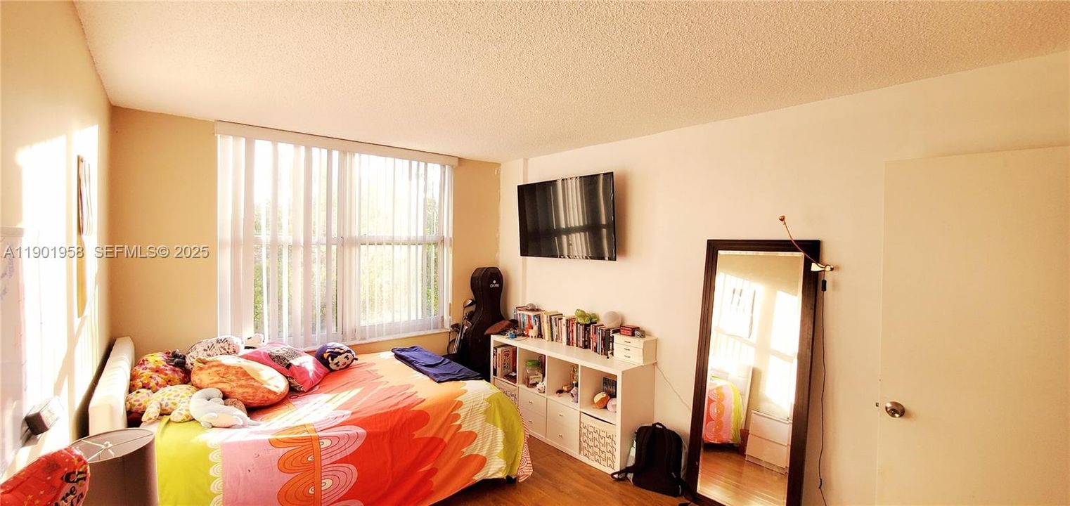 На продажу: $239,100 (2 спален, 2 ванн, 1213 Квадратных фут)