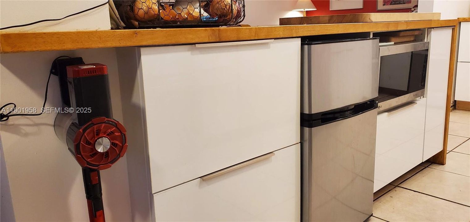 На продажу: $239,100 (2 спален, 2 ванн, 1213 Квадратных фут)