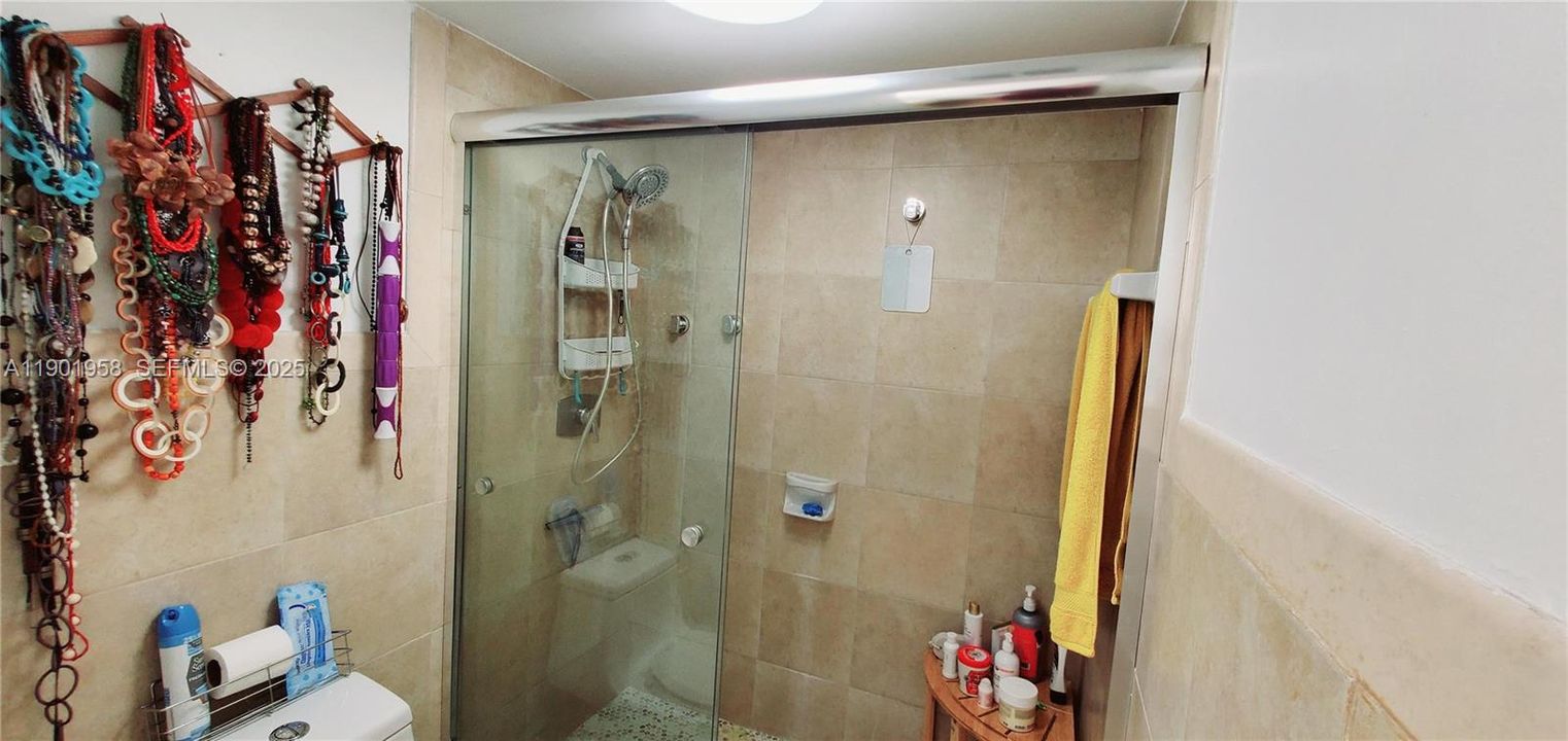 На продажу: $239,100 (2 спален, 2 ванн, 1213 Квадратных фут)