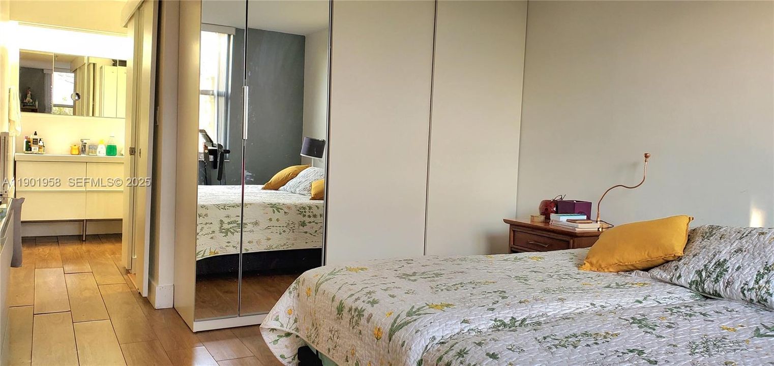 На продажу: $239,100 (2 спален, 2 ванн, 1213 Квадратных фут)