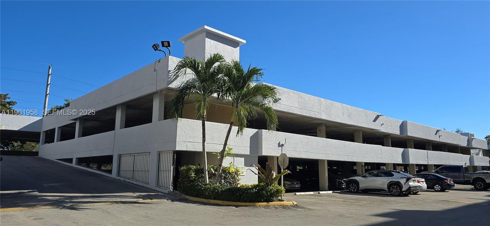 На продажу: $239,100 (2 спален, 2 ванн, 1213 Квадратных фут)