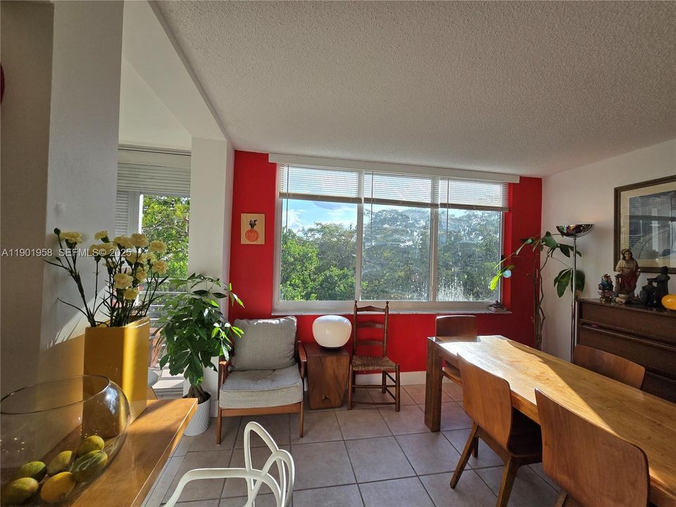 На продажу: $239,100 (2 спален, 2 ванн, 1213 Квадратных фут)