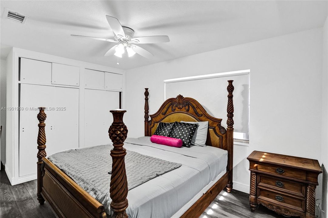 На продажу: $1,300,000 (5 спален, 3 ванн, 2738 Квадратных фут)