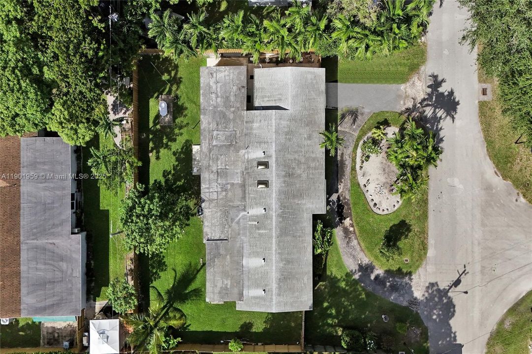 На продажу: $1,300,000 (5 спален, 3 ванн, 2738 Квадратных фут)