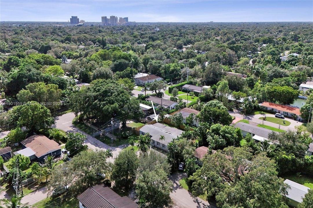 На продажу: $1,300,000 (5 спален, 3 ванн, 2738 Квадратных фут)