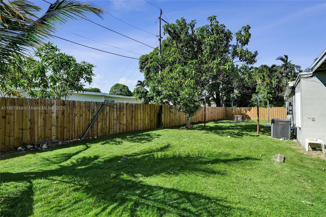 На продажу: $1,300,000 (5 спален, 3 ванн, 2738 Квадратных фут)