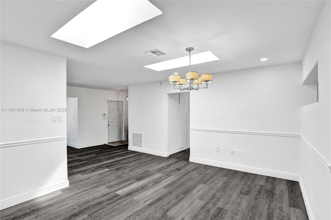 На продажу: $1,300,000 (5 спален, 3 ванн, 2738 Квадратных фут)