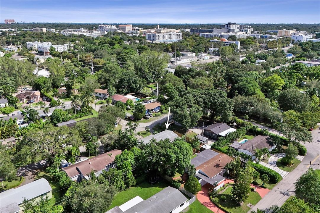 На продажу: $1,300,000 (5 спален, 3 ванн, 2738 Квадратных фут)