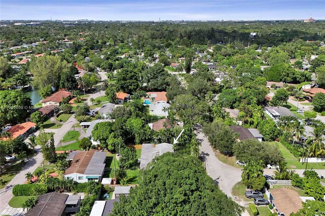 На продажу: $1,300,000 (5 спален, 3 ванн, 2738 Квадратных фут)