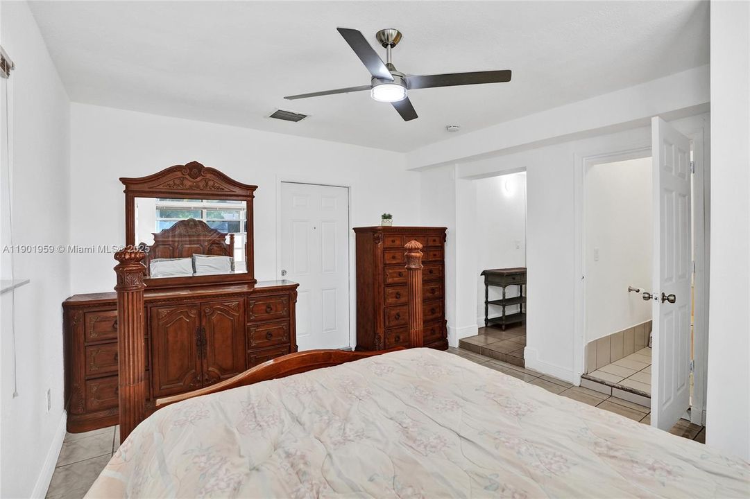 На продажу: $1,300,000 (5 спален, 3 ванн, 2738 Квадратных фут)