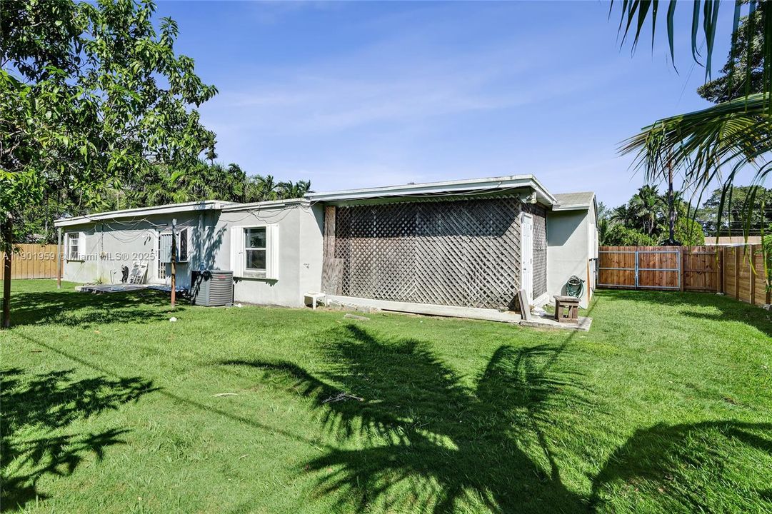 На продажу: $1,300,000 (5 спален, 3 ванн, 2738 Квадратных фут)