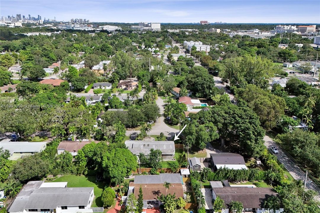 На продажу: $1,300,000 (5 спален, 3 ванн, 2738 Квадратных фут)