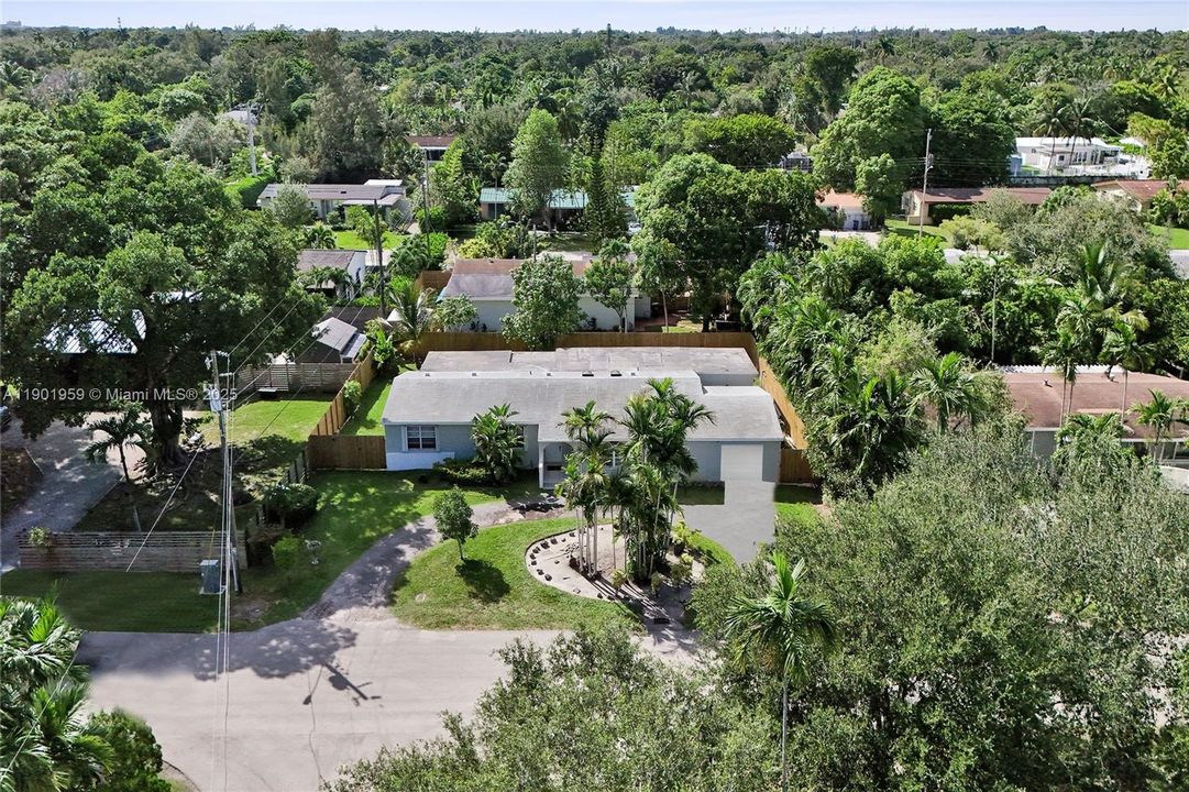 На продажу: $1,300,000 (5 спален, 3 ванн, 2738 Квадратных фут)