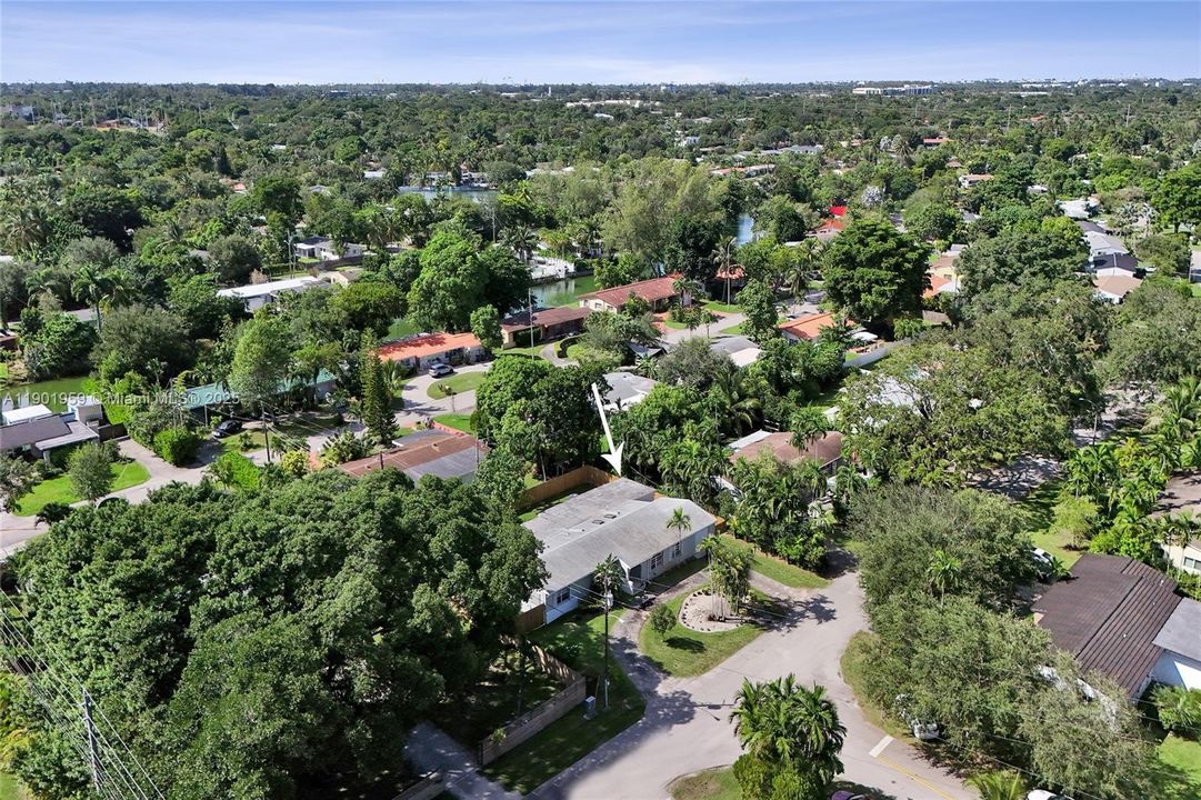 На продажу: $1,300,000 (5 спален, 3 ванн, 2738 Квадратных фут)