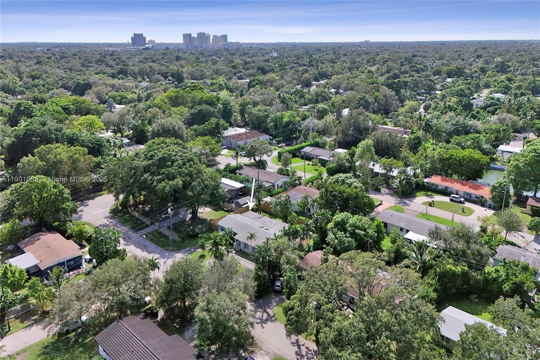 На продажу: $1,300,000 (5 спален, 3 ванн, 2738 Квадратных фут)