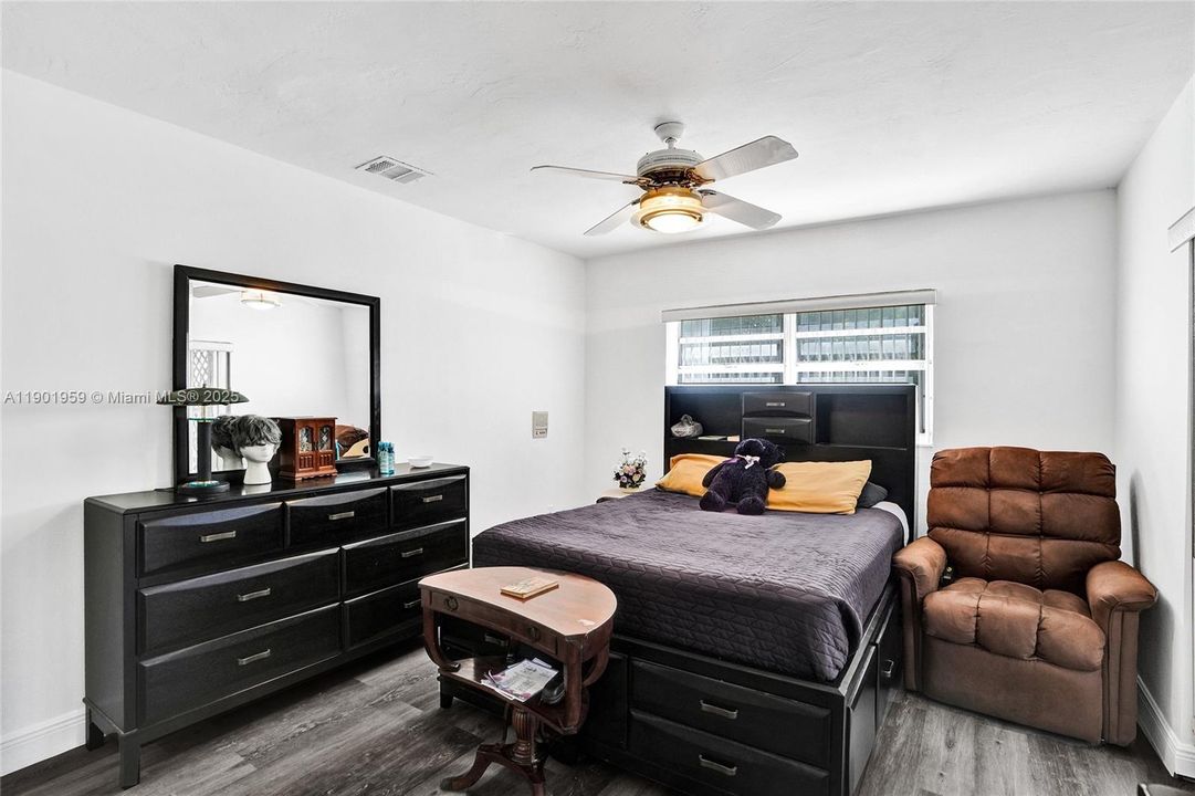 На продажу: $1,300,000 (5 спален, 3 ванн, 2738 Квадратных фут)