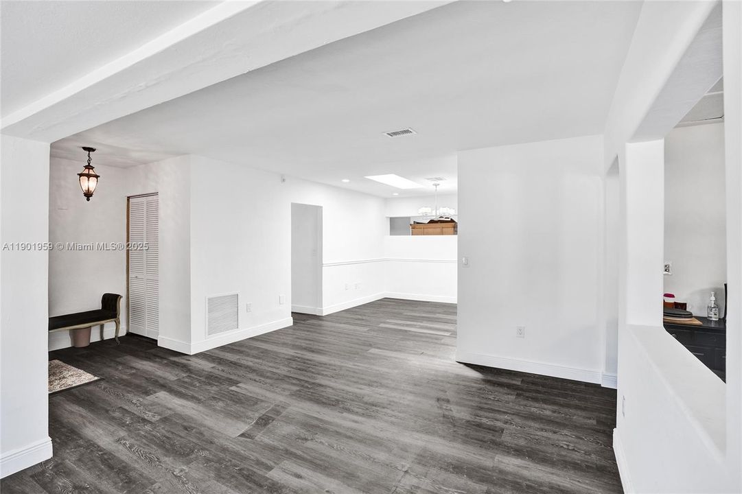 На продажу: $1,300,000 (5 спален, 3 ванн, 2738 Квадратных фут)