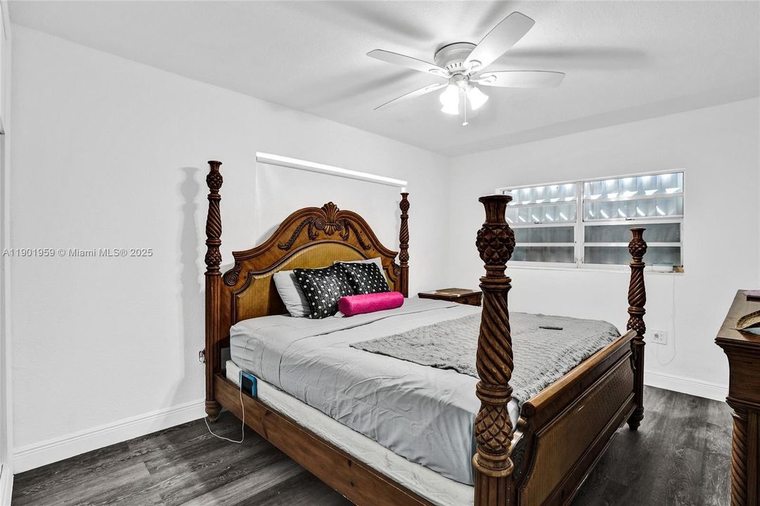 На продажу: $1,300,000 (5 спален, 3 ванн, 2738 Квадратных фут)