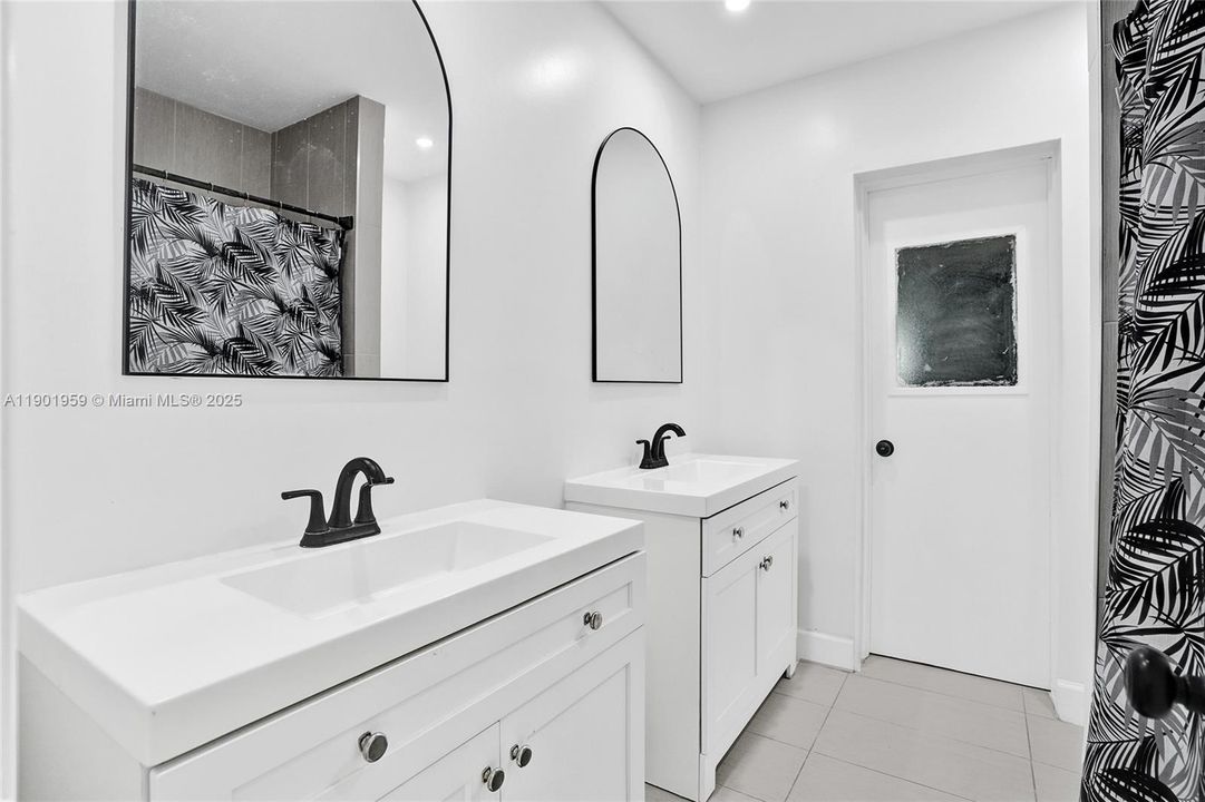 На продажу: $1,300,000 (5 спален, 3 ванн, 2738 Квадратных фут)