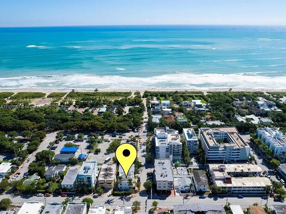 For Rent: $1,950 (1 beds, 1 baths, 750 Square Feet)