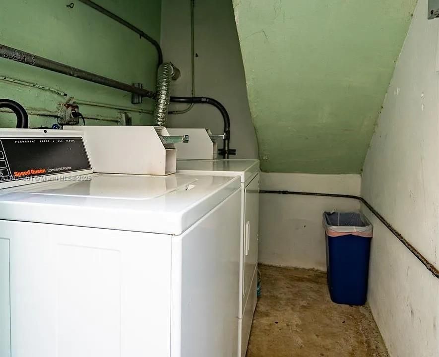 For Rent: $1,950 (1 beds, 1 baths, 750 Square Feet)