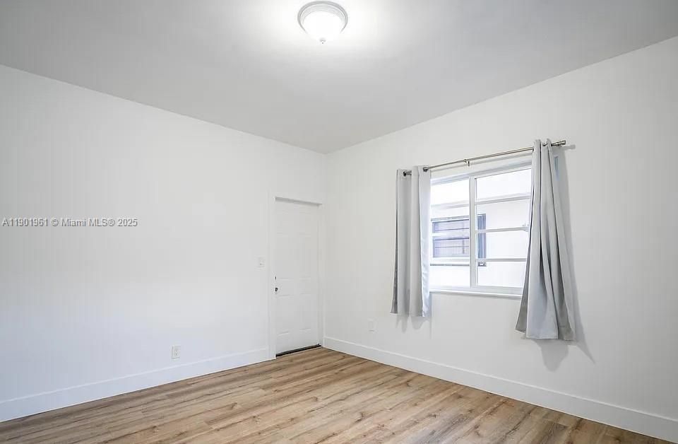 For Rent: $1,950 (1 beds, 1 baths, 750 Square Feet)