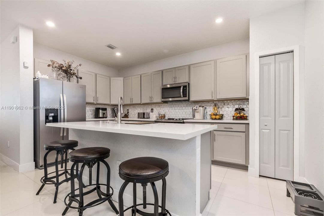 Recently Rented: $3,950 (4 beds, 3 baths, 2208 Square Feet)