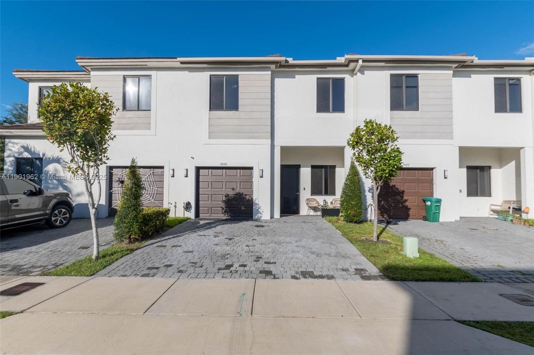 Recently Rented: $3,950 (4 beds, 3 baths, 2208 Square Feet)